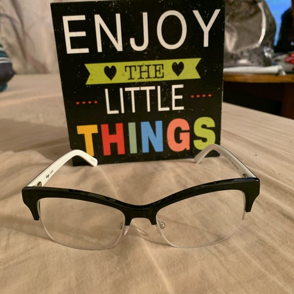 Eye glasses - Picture 1 of 5